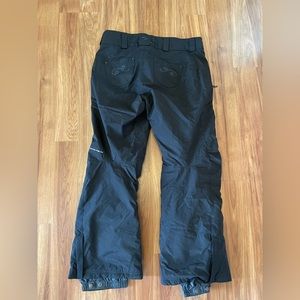 Nice pair of women’s Columbia Omni-Tech snow pants